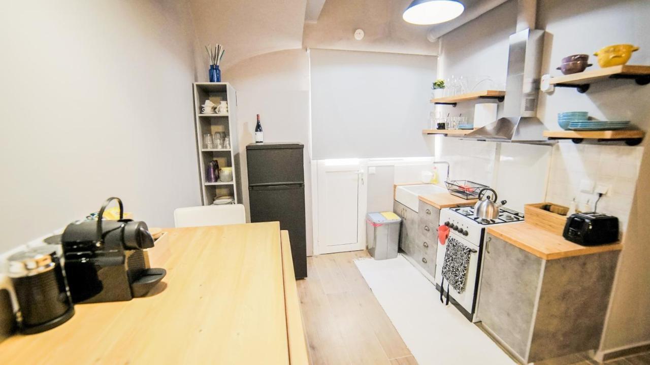 D16 Athens Apartment - 5' Mins To Petralona Metro Dış mekan fotoğraf